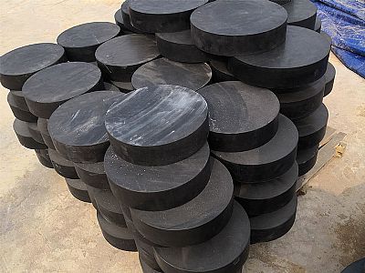 奇台县板式橡胶支座由若干层橡胶片与薄钢板经加压硫化